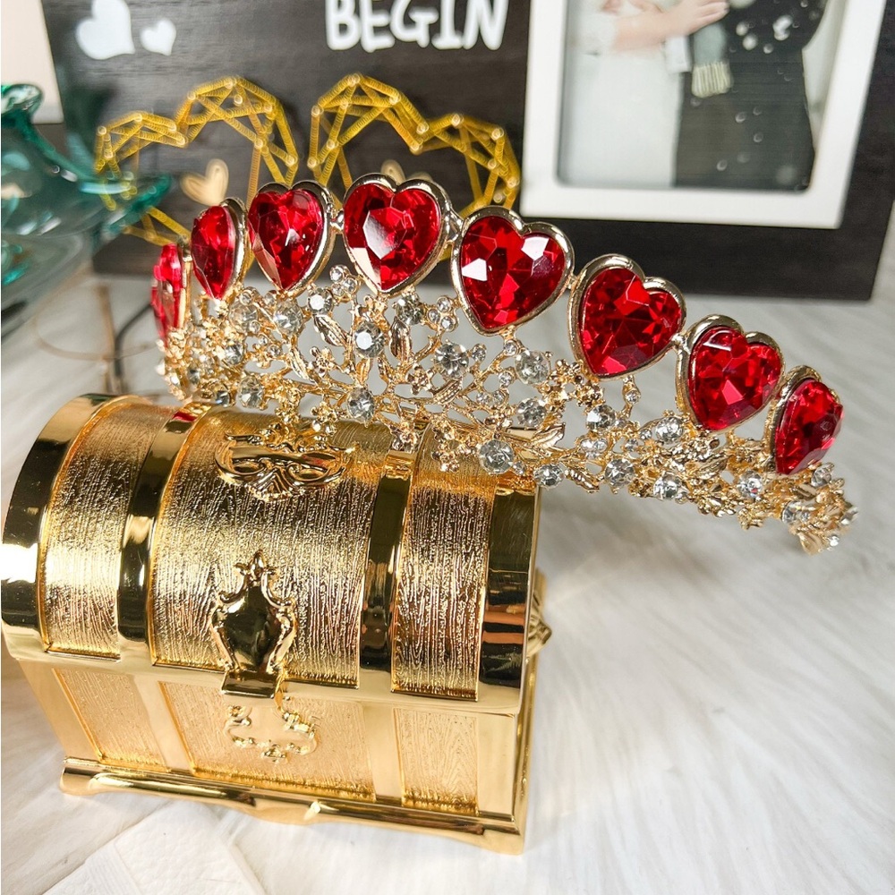 Queen of Heart Tiara, Red Heart Crown